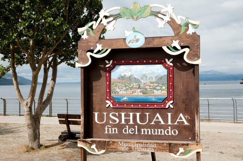cartello con scritta Ushuaia